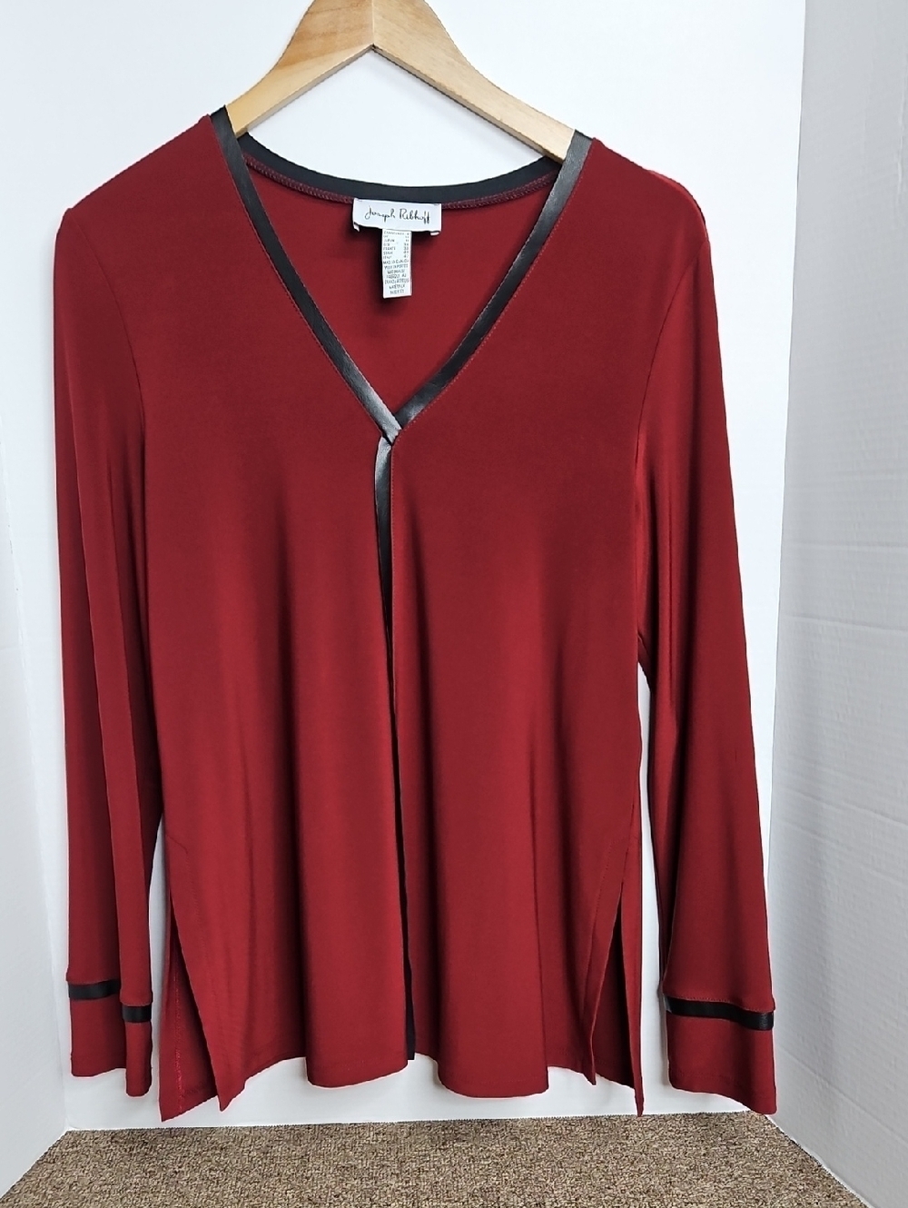 Joseph Ribkoff Dark Red Long Sleeve V-Neck Top with Black Trim Sz 8 Womens